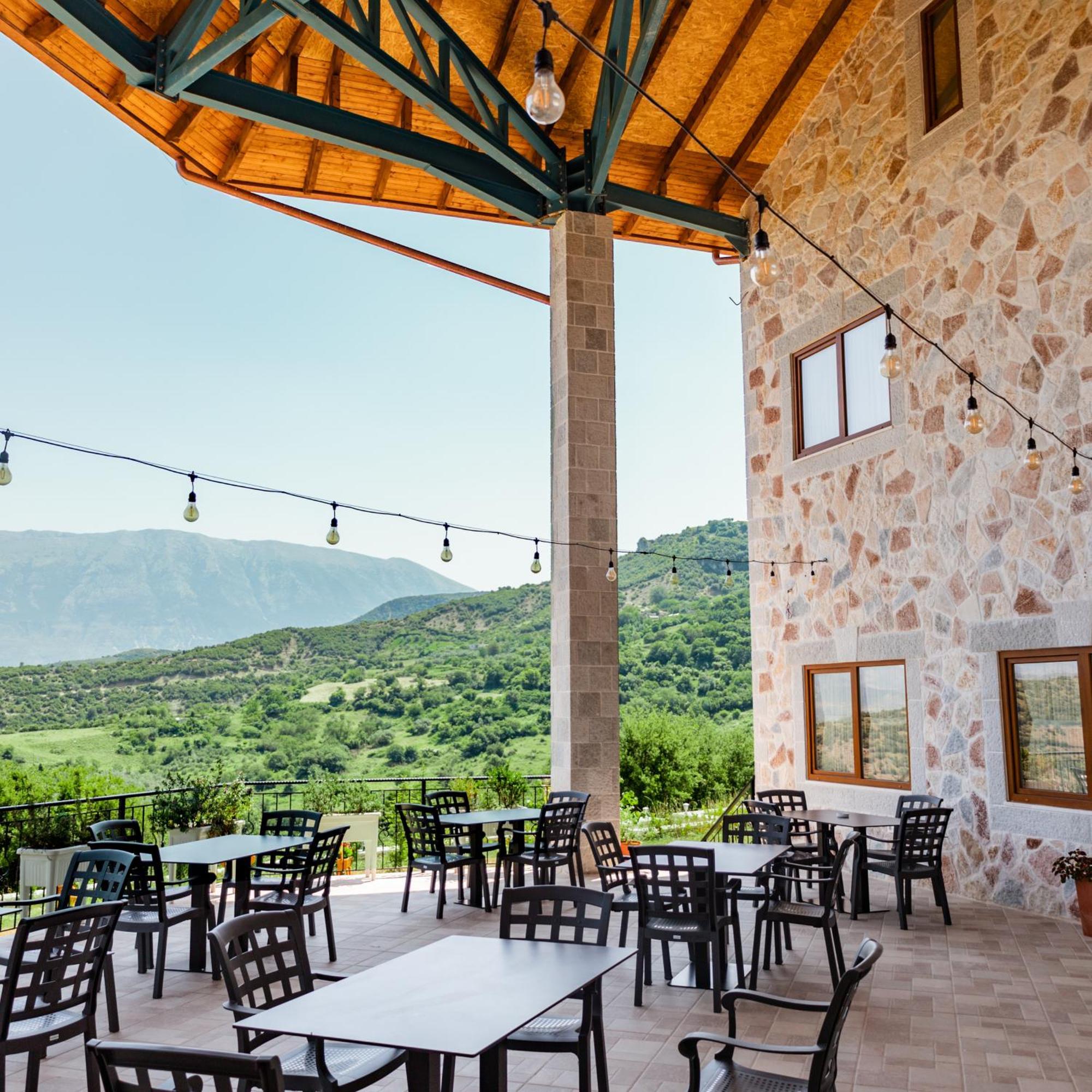 Gle-Alb Agrotourism Hotel Tepelene Exterior foto