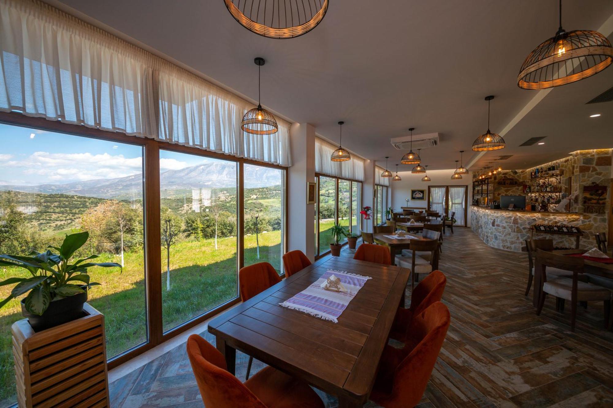 Gle-Alb Agrotourism Hotel Tepelene Exterior foto