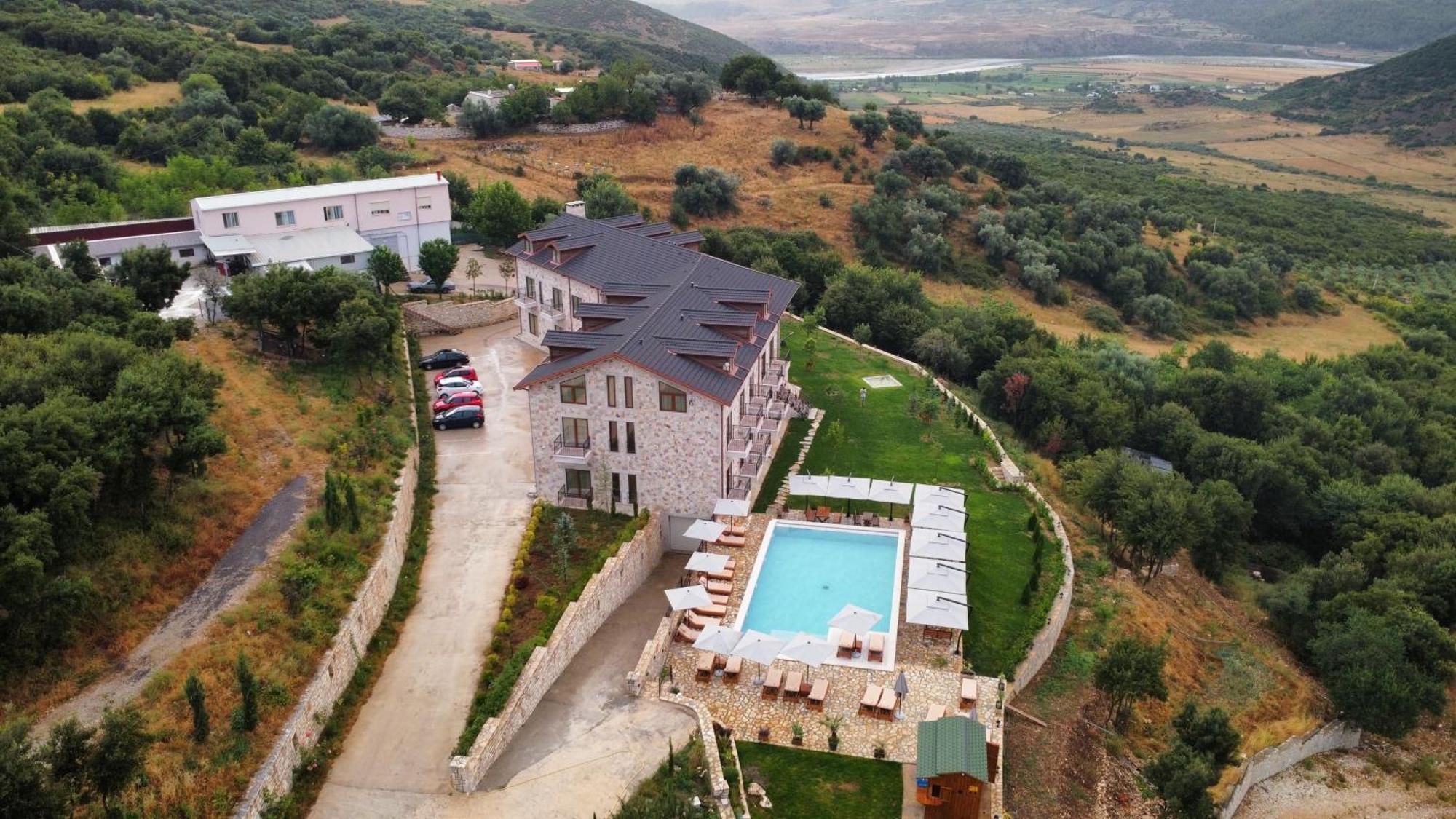 Gle-Alb Agrotourism Hotel Tepelene Exterior foto