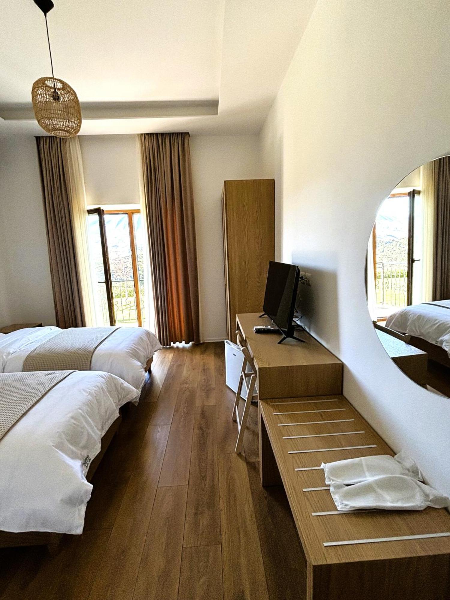 Gle-Alb Agrotourism Hotel Tepelene Exterior foto