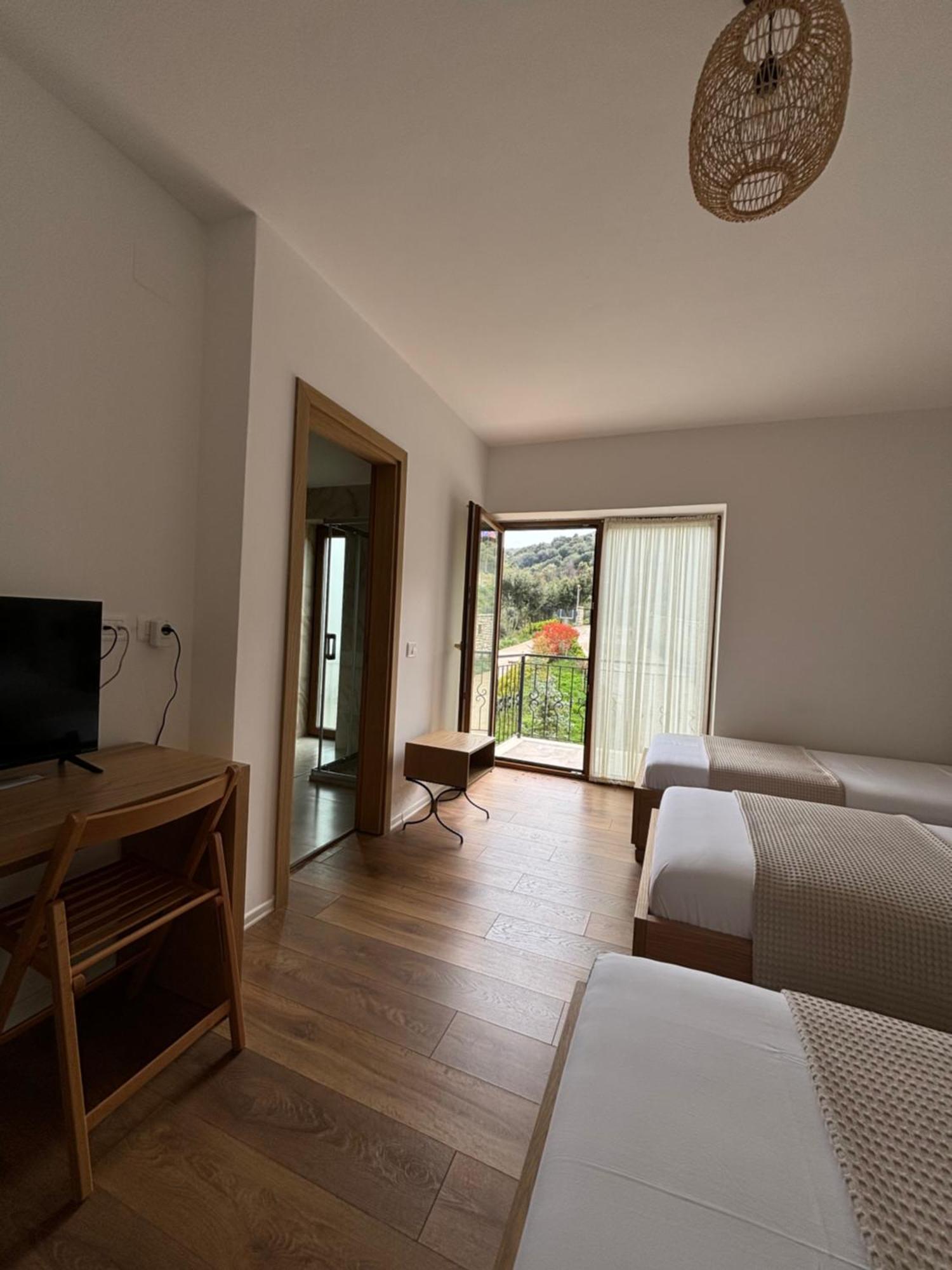 Gle-Alb Agrotourism Hotel Tepelene Exterior foto