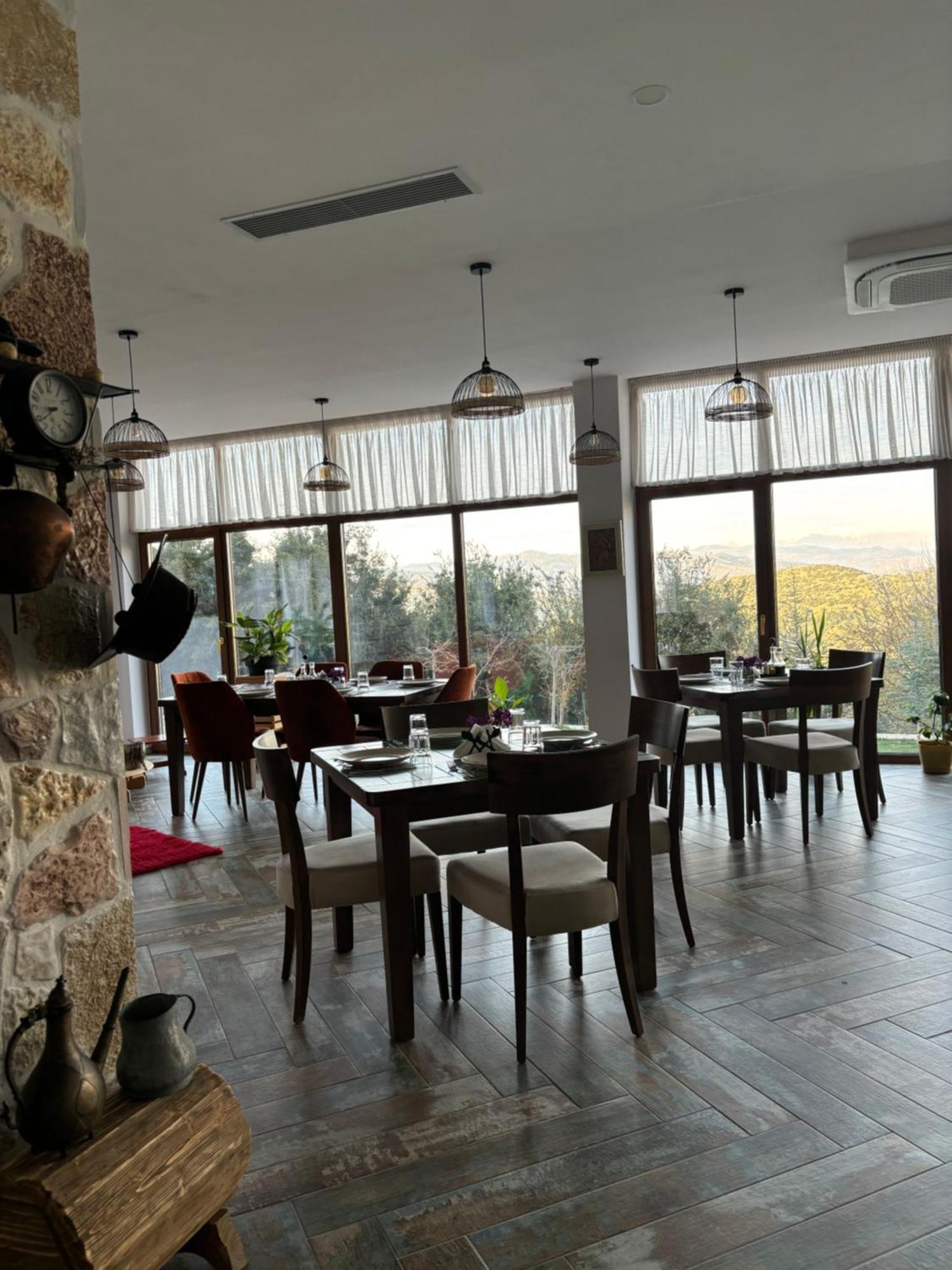 Gle-Alb Agrotourism Hotel Tepelene Exterior foto